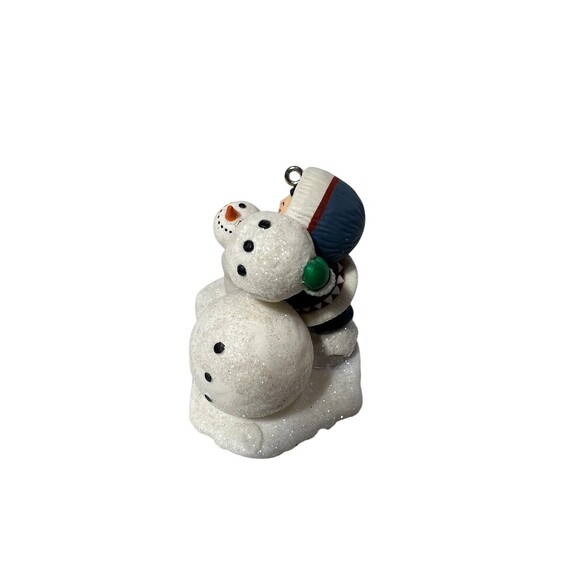 2013 Hallmark Frosty Friends 34th Series Eskimo & Seal Build Snowman EUC - Picture 3 of 15